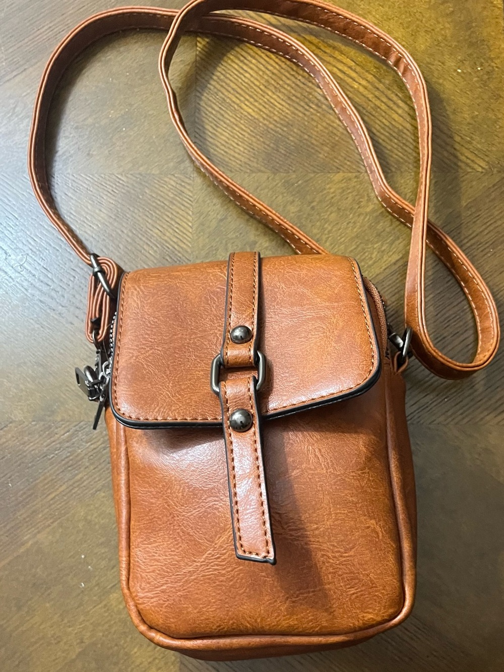 Women's Tan Crossbody Bag - Classic Leather-Style Shoulder Purse